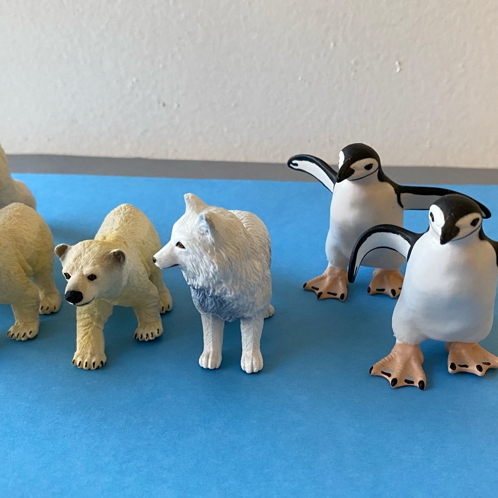 NORTH POLE ANIMALS / POLAR BEARS, ARTIC FOX, PENGUINS - Picture 3 of 13